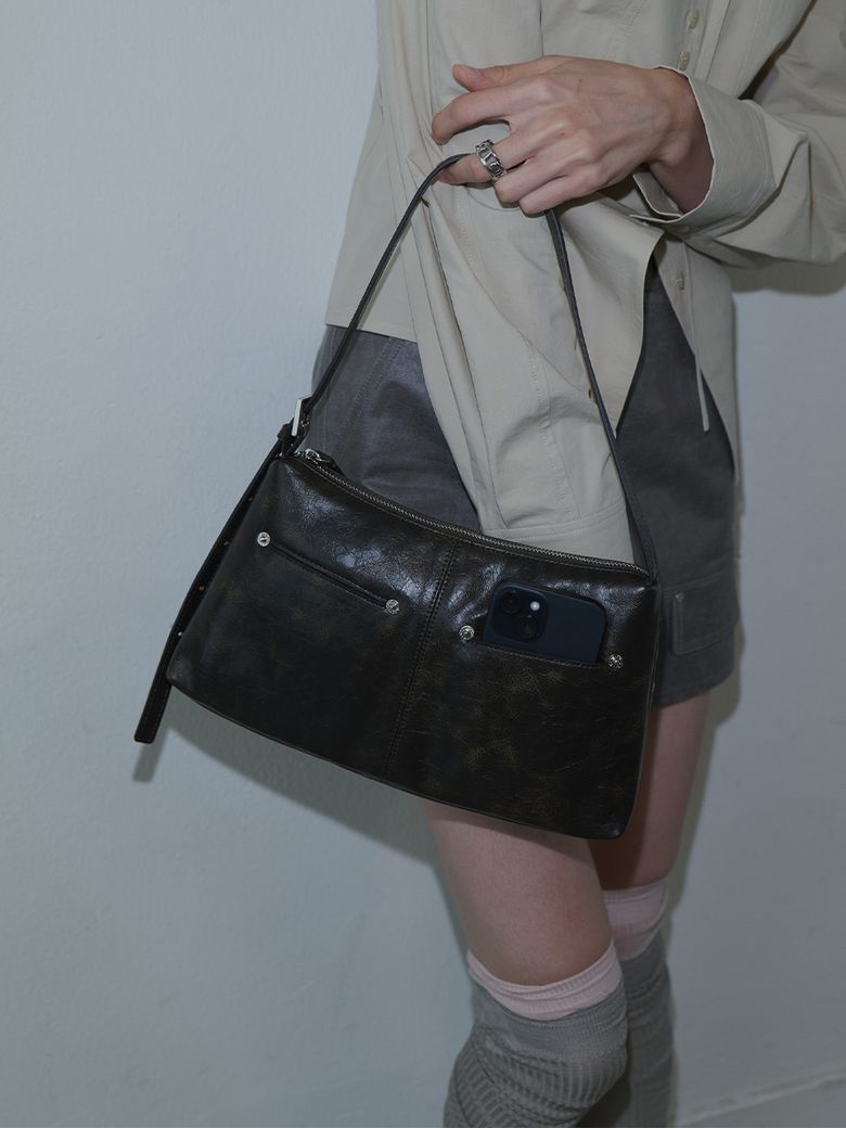 Kai Shoulder in Cigarette UB5AB090-M2