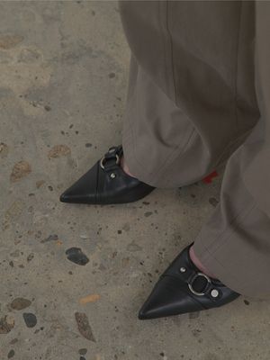 Edie Buckle Slingbacks in Noir WA5AE002-FH