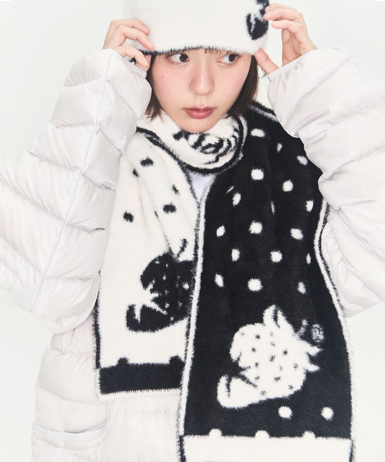 MUSINSA公式 | VIDEO JOCKEY スタベリーマフラー [オフホワイト]