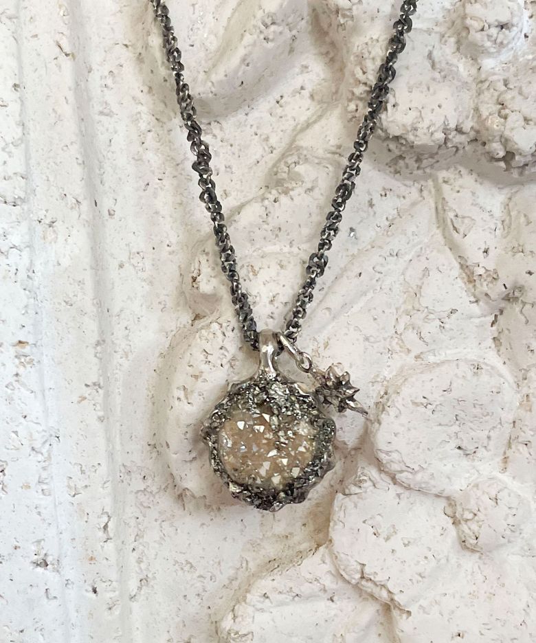 AGATE ANTIQUE SILVER NECKLACE
