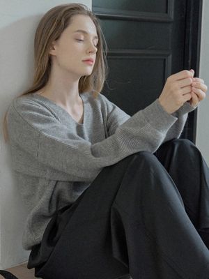 V-neck Oversized Knit Pullover - GREY