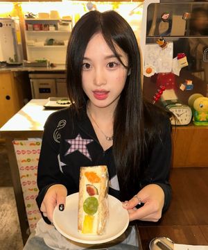 [FDR x HUHUEE] Waffle Applique Hood Zip-Up Navy