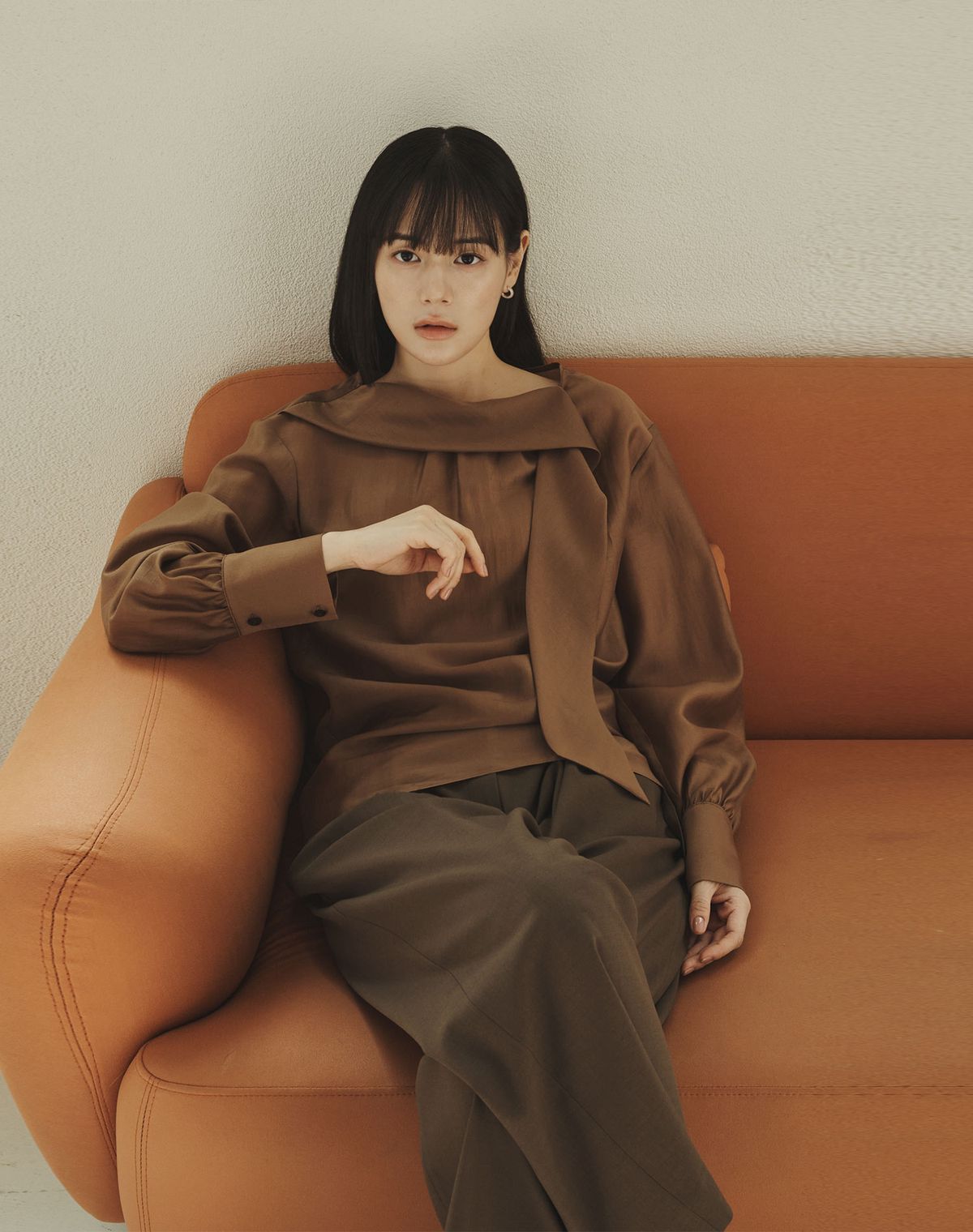 지에마르(GIEMAR) SIDE ONE TIE BLOUSE 2COLOR 사이드 원 타이 블라우스 투 컬러