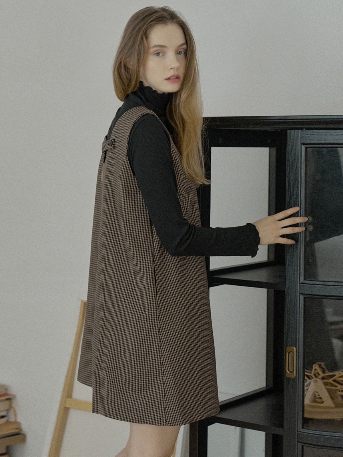 아방(AVANT-G) Swallow Pattern Sleeveless Dress - BROWN
