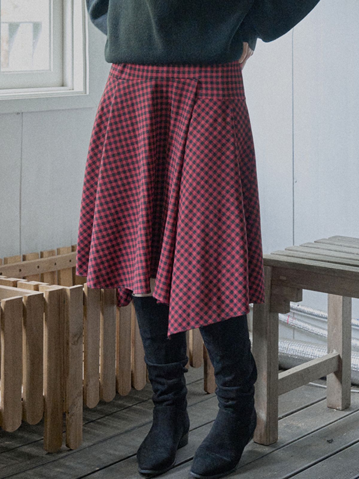 아방(AVANT-G) Unbalanced Check Skirt - RED