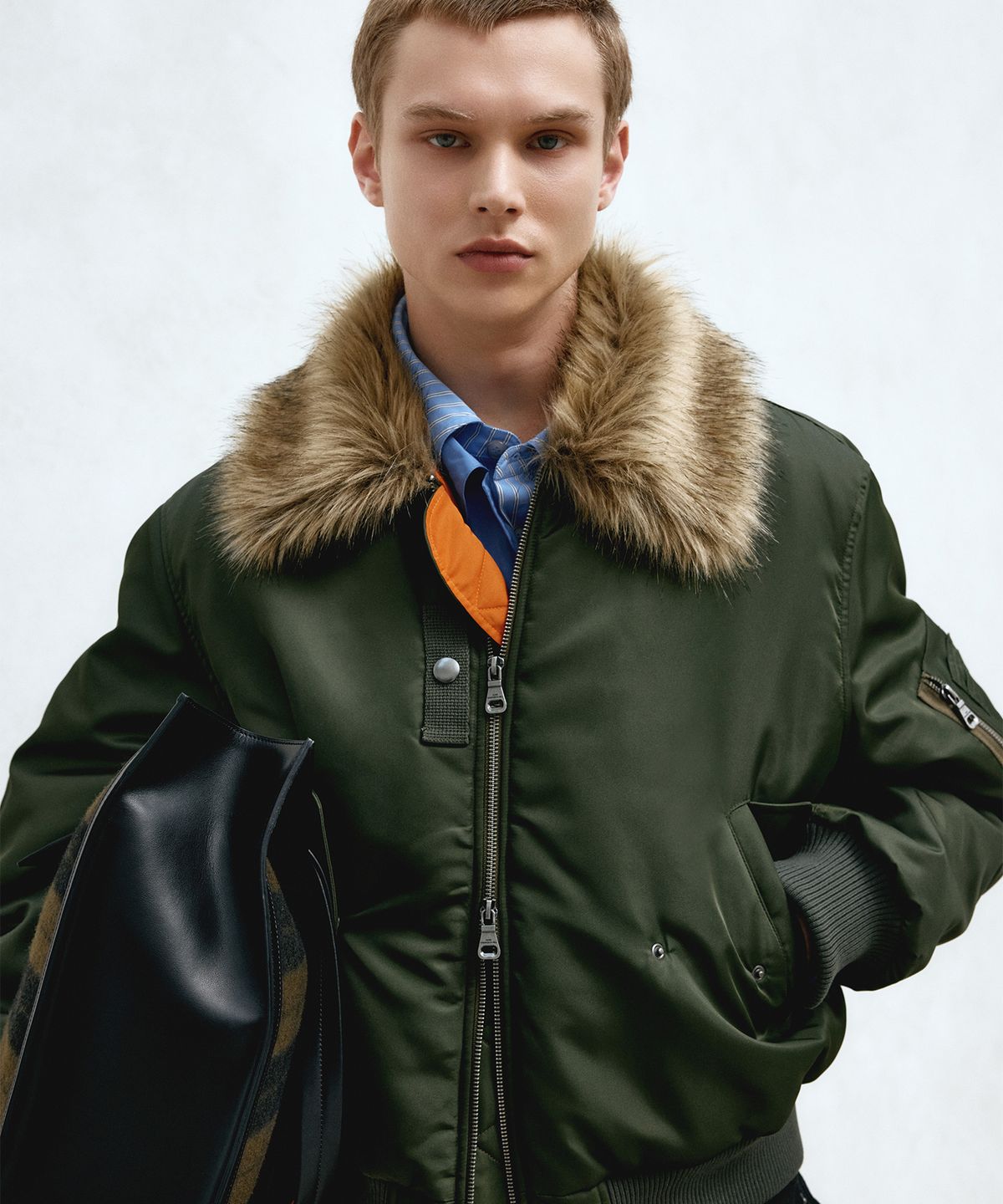 앤더슨벨(ADSB ANDERSSON BELL) FUR COLLAR MA-1 BOMBER awa737u(KHAKI)
