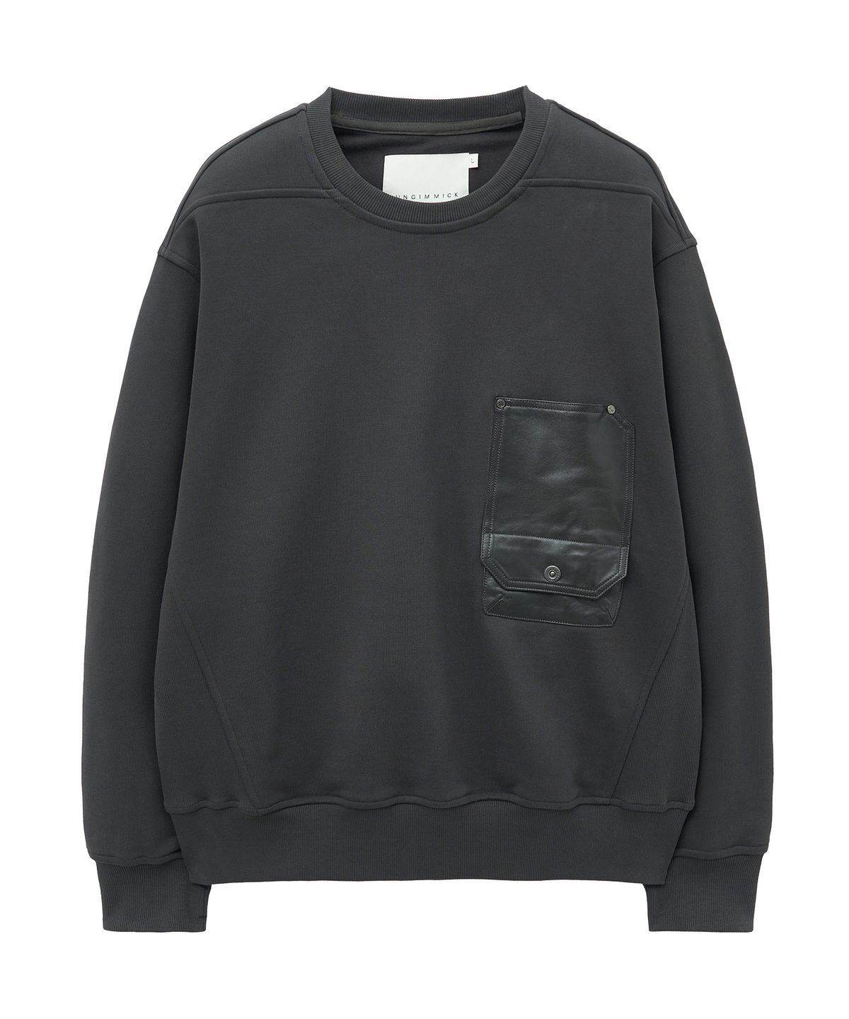 언지미크(UNGIMMICK) LEATHER FLAP POCKET SWEATSHIRT (CHARCOAL)