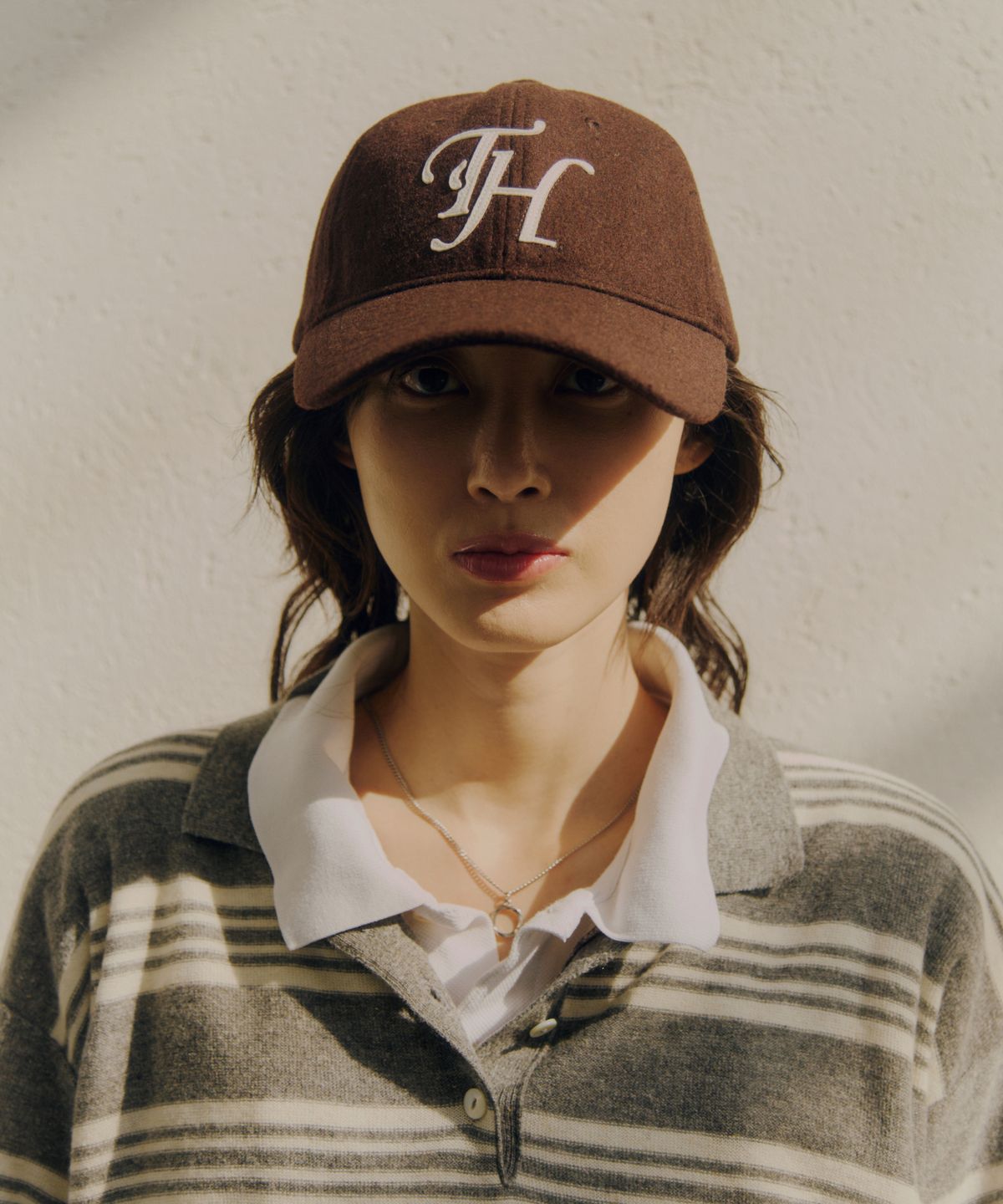 트래픽하모니(TRAFFIC HARMONY) WOOL BLEND TH APPLIQUE LOGO DEEP-FIT BALLCAP_BROWN