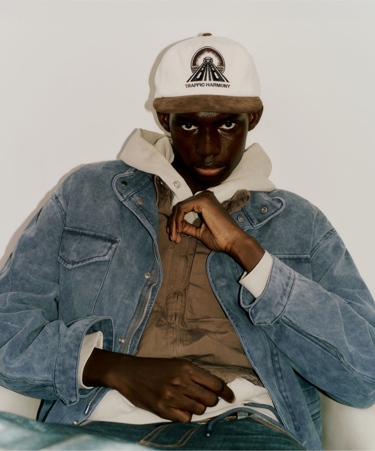트래픽하모니(TRAFFIC HARMONY) CORDUROY ROUND LOGO DEEP-FIT 5-PANEL CAP_BROWN