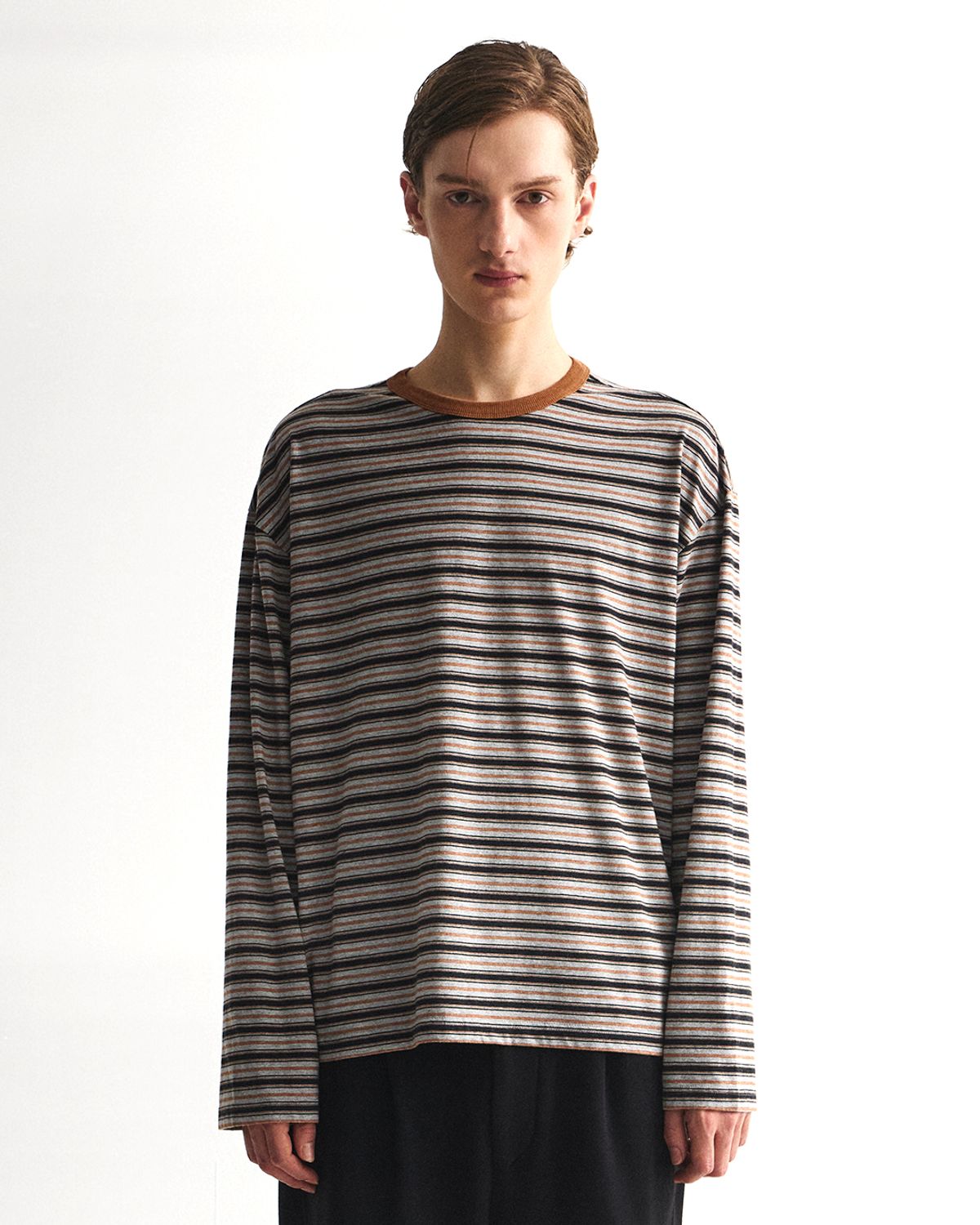언어펙티드 에센셜(UNAFFECTED ESSENTIAL) CROPPED BORDER LONG SLEEVES / CAMEL&BLACK