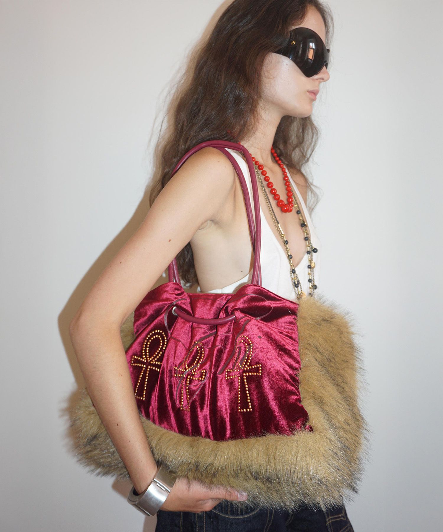 스컬프터(SCULPTOR) Fluffy Slouch Velvet Bag Burgundy - 사이즈