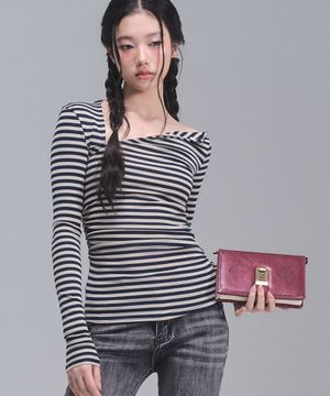 클로이 언밸런스 슬리브 탑 [NAVY STRIPE]