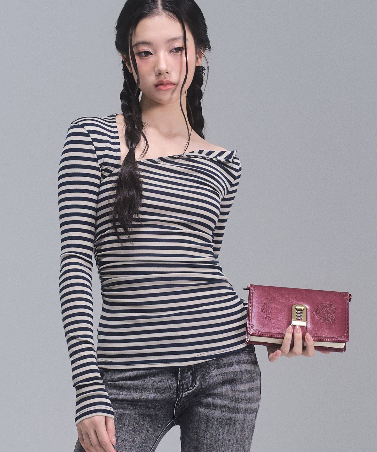 제로플래닛(ZEROPLANET) 클로이 언밸런스 슬리브 탑 [NAVY STRIPE]