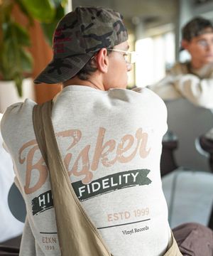 버스커 맨투맨 오트밀 KHMT6891