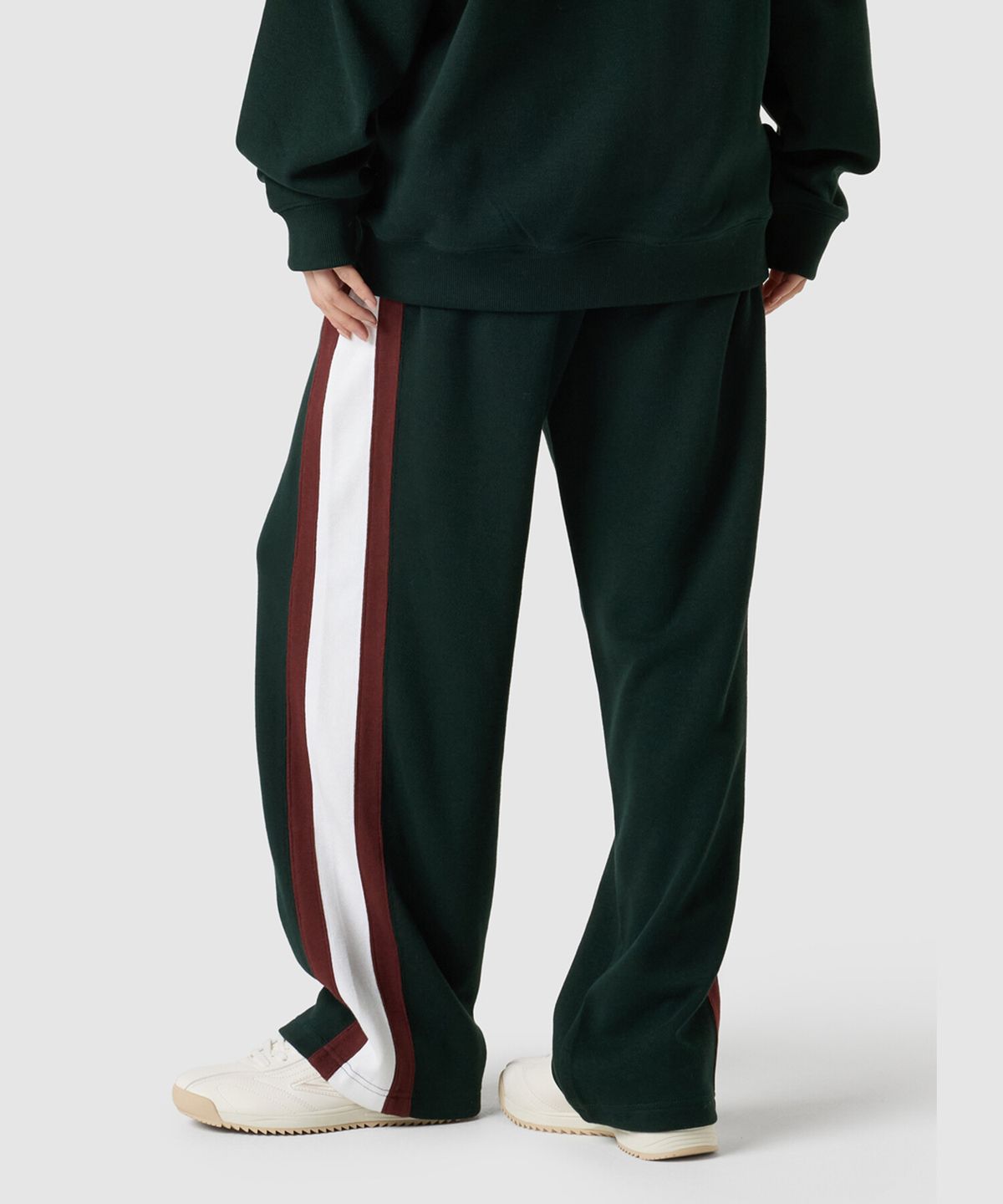 엄브로(UMBRO) 유니온 트랙 스웨트 팬츠 다크 그린(UQ321CFP96)