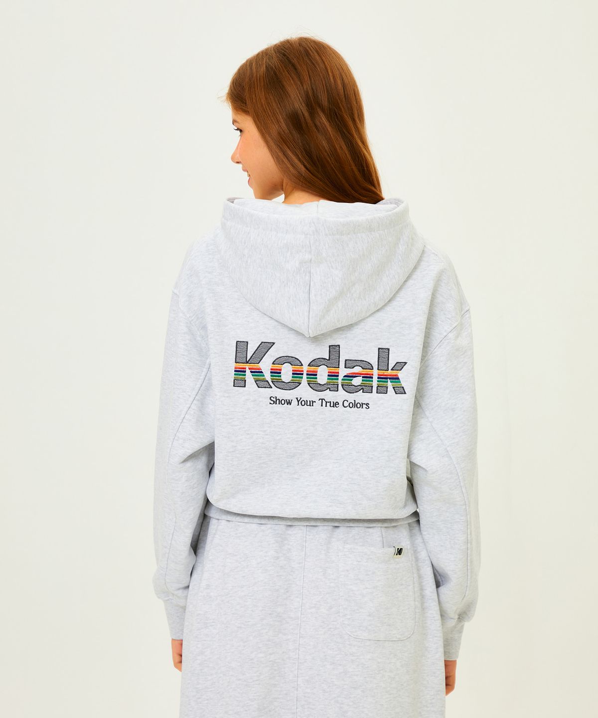 코닥(KODAK) 레인보우 크롭 후드 우먼 WHITE MELANGE