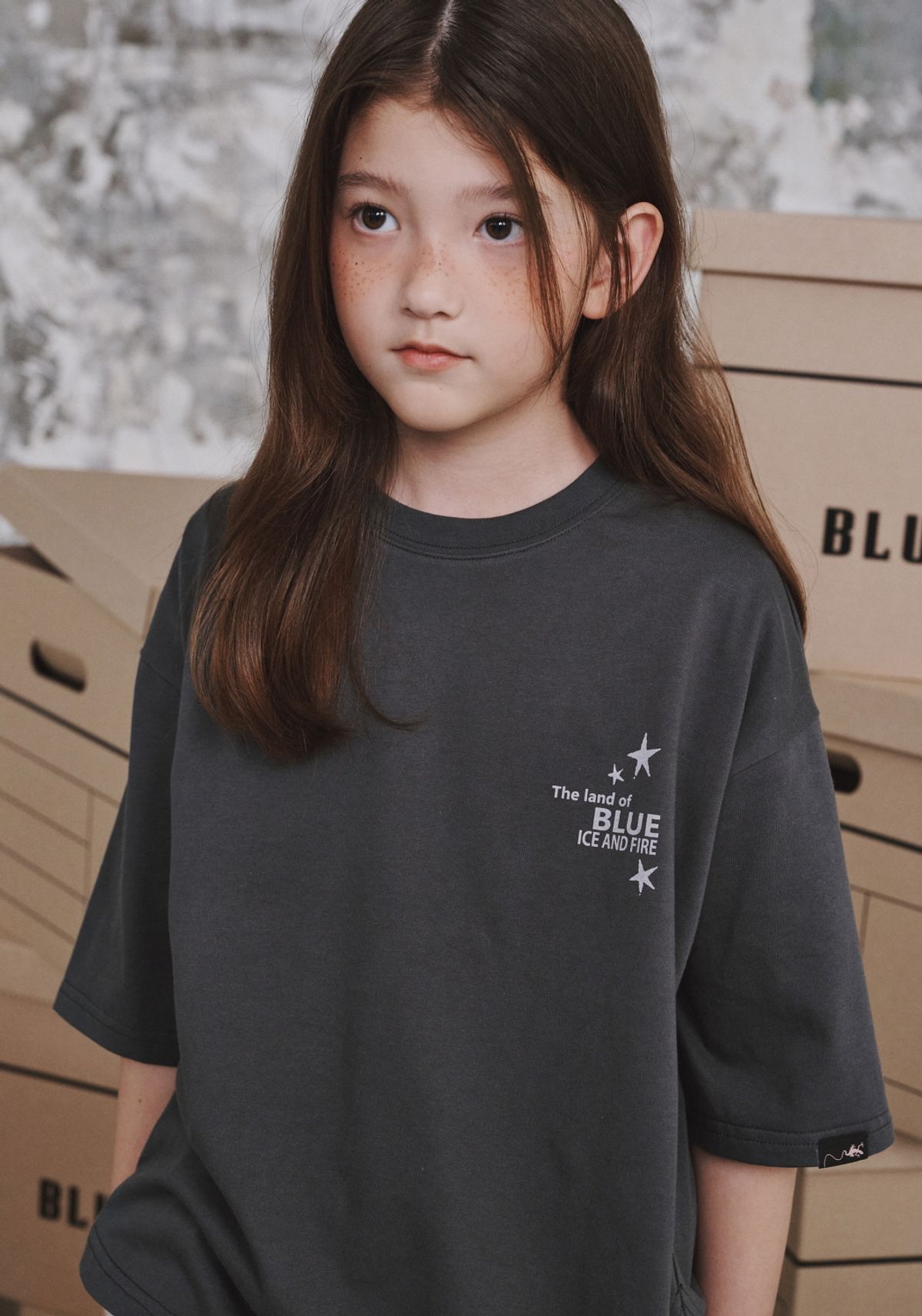 블루테일(BLUETAIL) AZG8TS02CG 오버핏 차콜그레이 반팔 티셔츠
