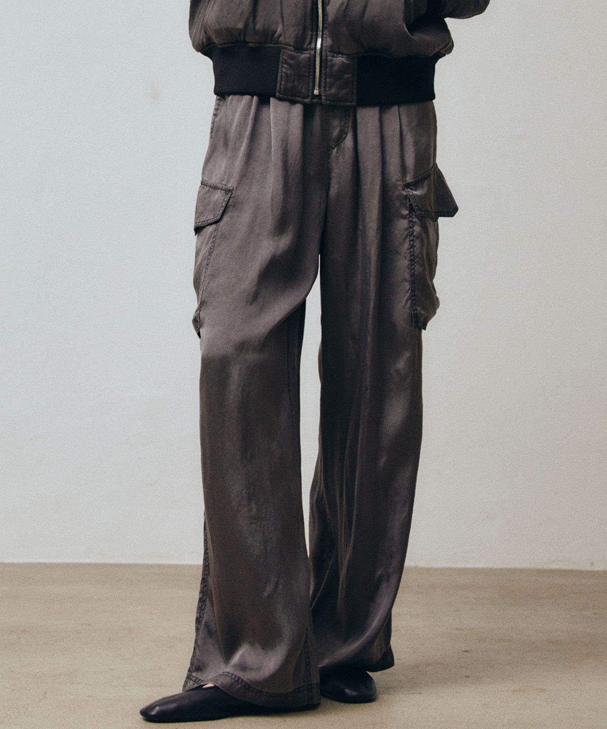 비자비(VIS A VIS) PIGMENT WASHED CARGO PANTS (D.K GRAY)