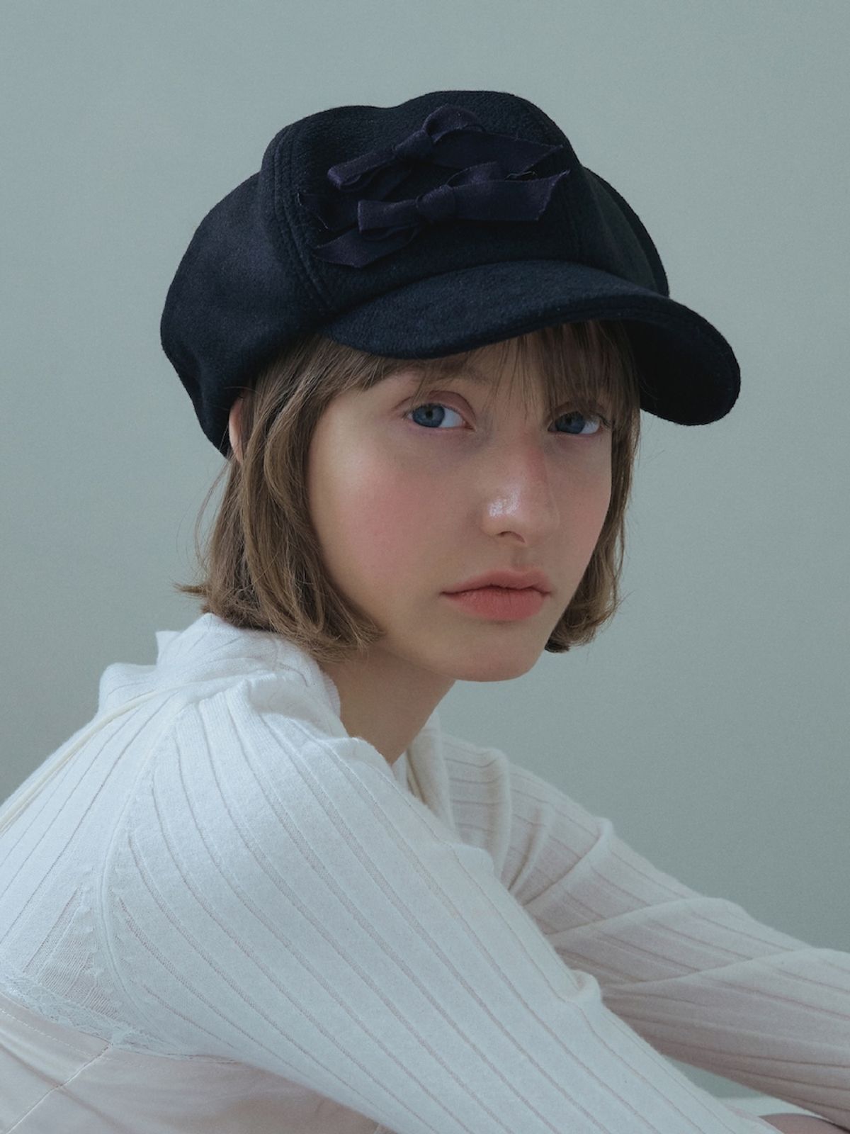 포에지담(POESIEDAME) DOUBLE BOW MARGOT HAT IN BLACK