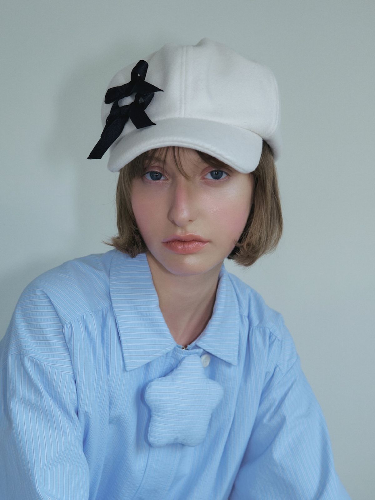 포에지담(POESIEDAME) DOUBLE BOW MARGOT HAT IN CREAM