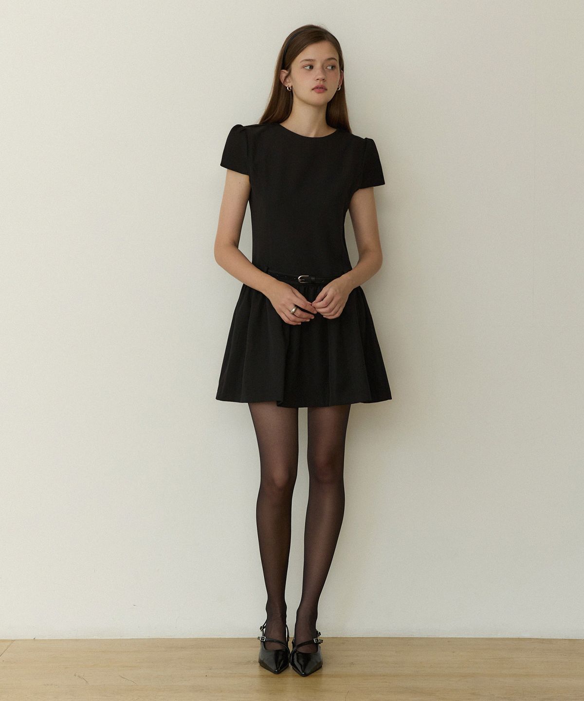 어다울(ADAUL) Allure cap flare belted mini dress - black