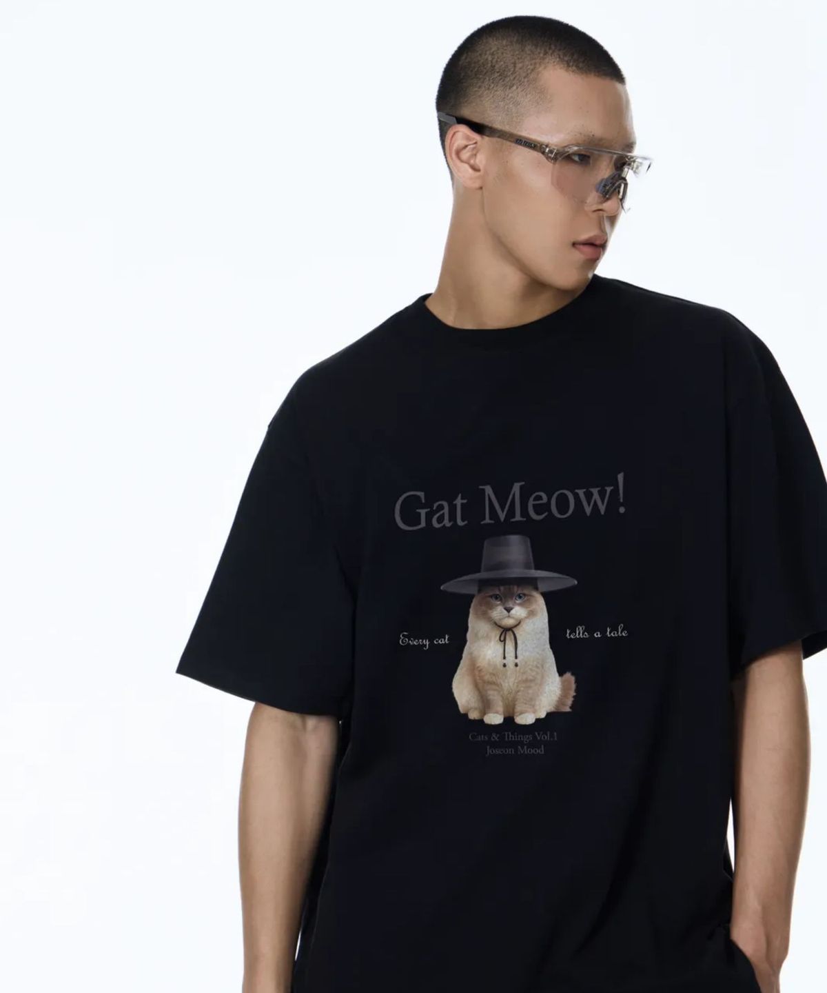 칠 하나 투 구육(71TO96) Gat Meow Overfit T-shirt (Black)