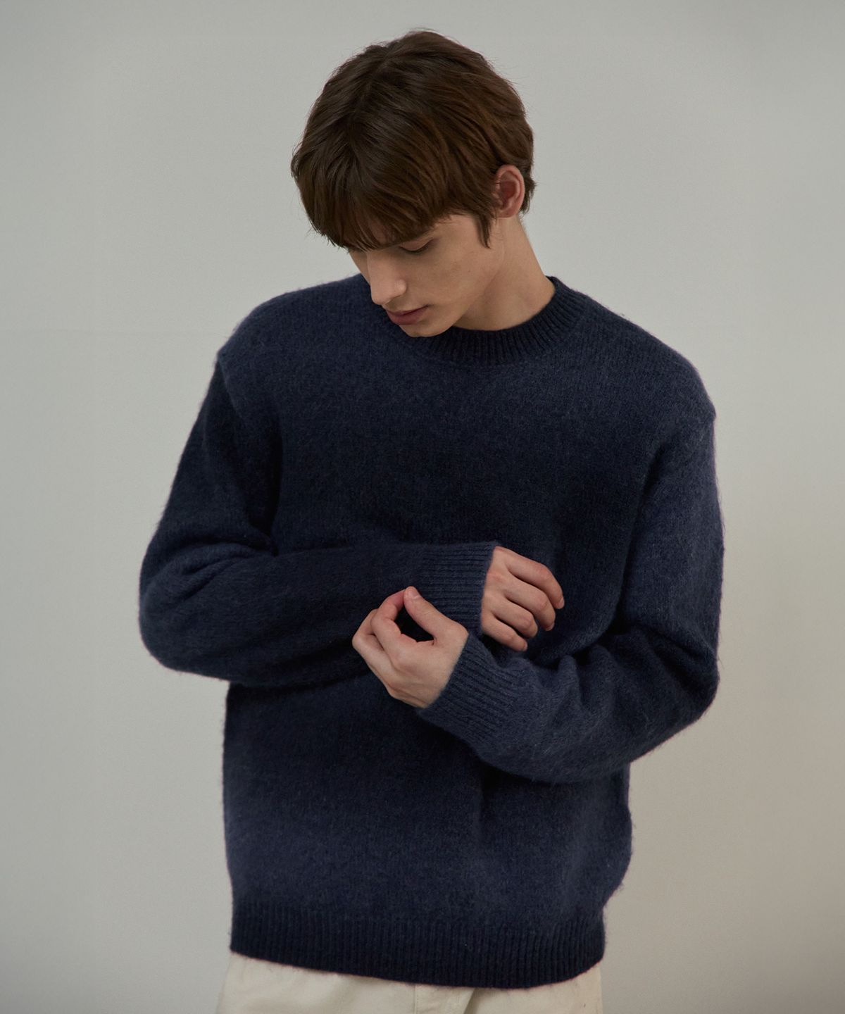 마인드브릿지(MINDBRIDGE) [COUTURE]그라데이션 세미 오버핏 니트
