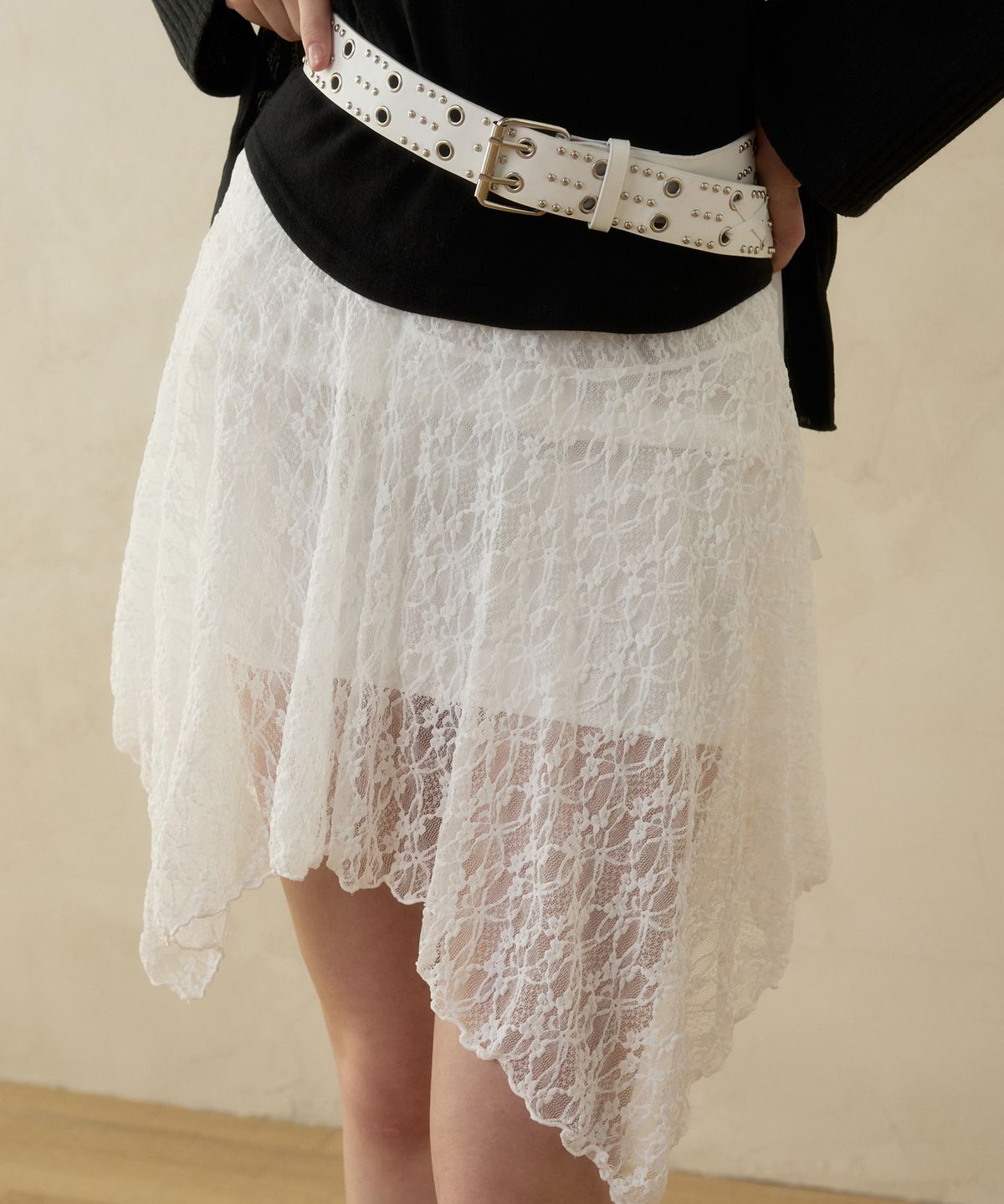 핑크파인애플(PINK PINEAPPLE) VINTAGE FLORA LACE SKIRT_WHITE