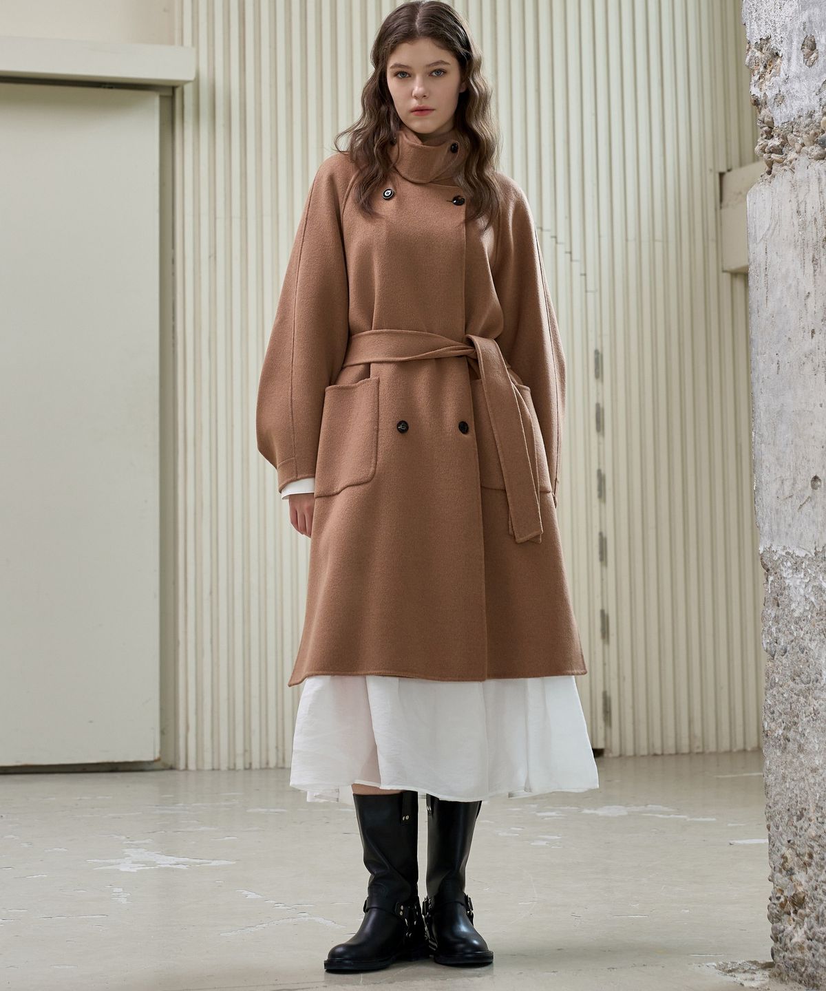 미테(MITTE) HIGH-NECK DOUBLE HAND MADE COAT_CAMEL