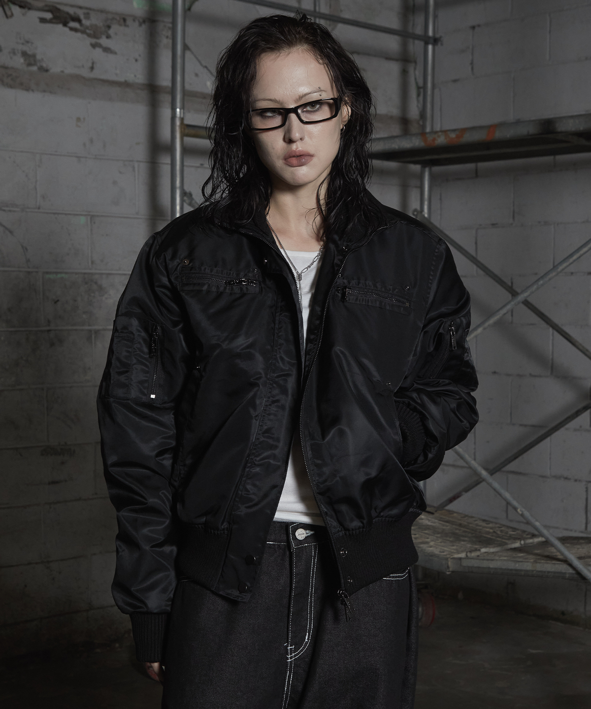 어니브(ANIV) MA-1 BOMBER JUMPER BLACK