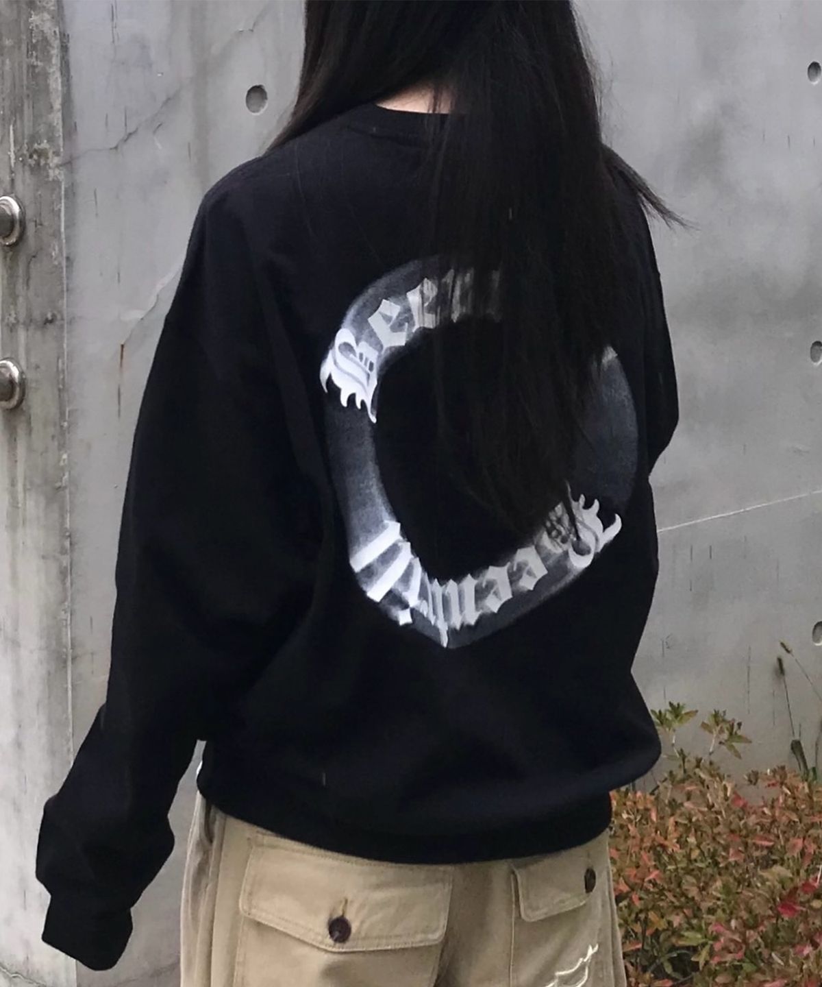 빈트릴(BEENTRILL) 쉐이딩 레터링 맨투맨(블랙)