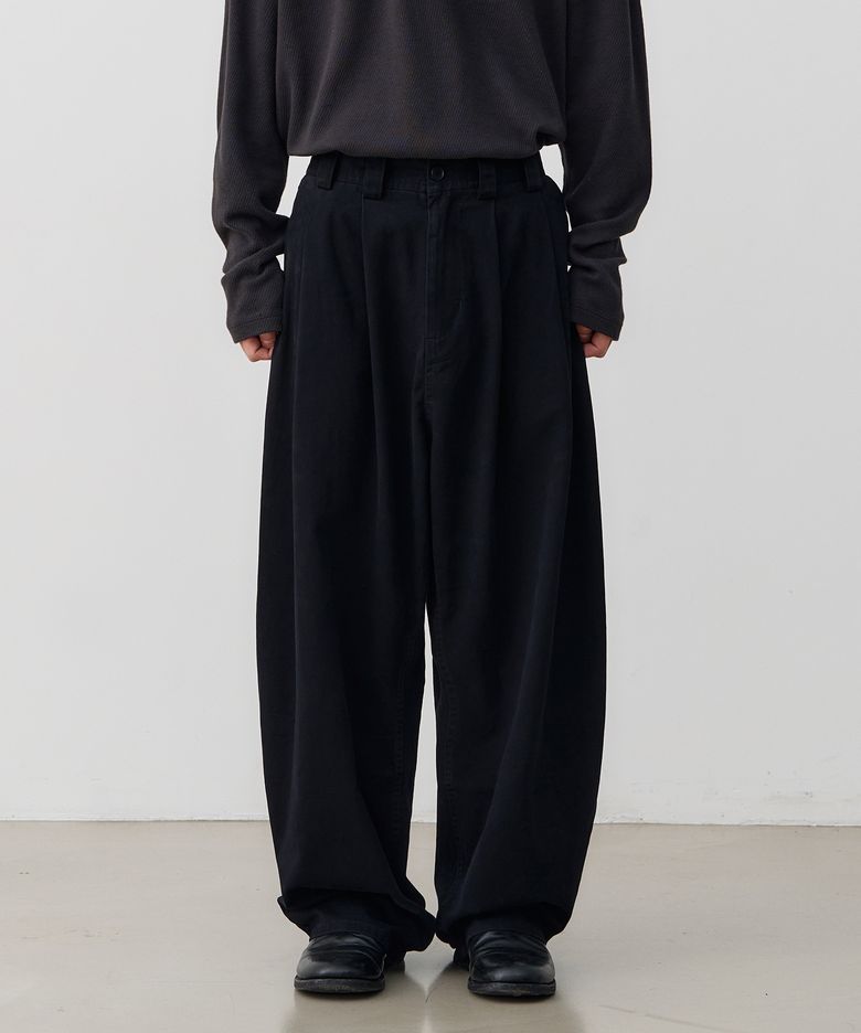 wide tapered chino pants (black)