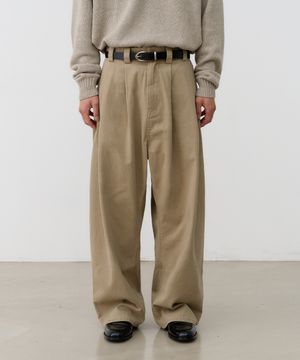 wide tapered chino pants (beige)