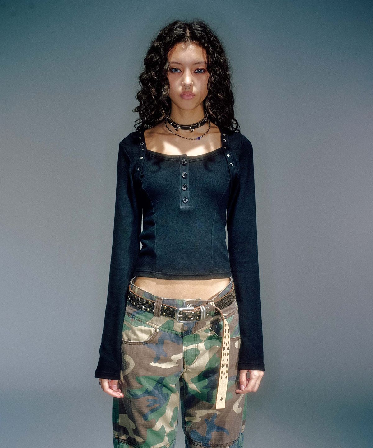 베이컨트 아카이브(VACANT ARCHIVE) JANE STUD BOLERO KNIT TOP BLACK