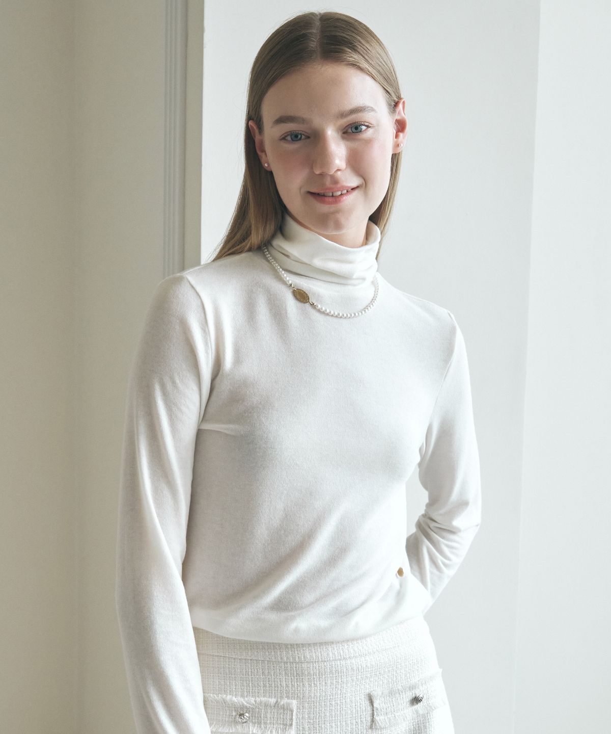 논로컬(NONLOCAL) Classic Turtleneck Long Sleeve - Ivory