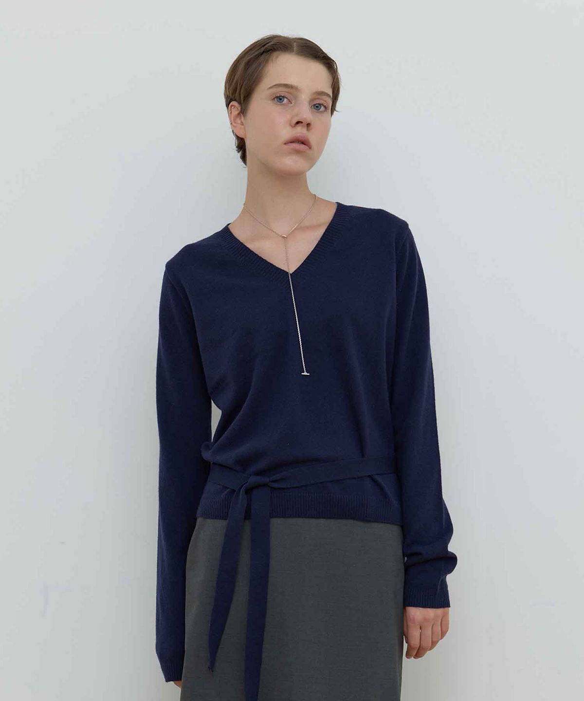 마조네(MA JOURNÉE) TIE SET V-NECK CASHMERE KNIT_NAVY
