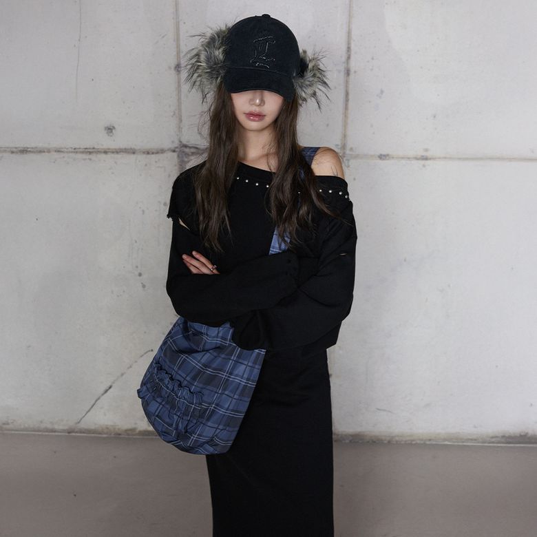 CHECK 2WAY HOBO BAG NAVY 호보백 BR4AB002