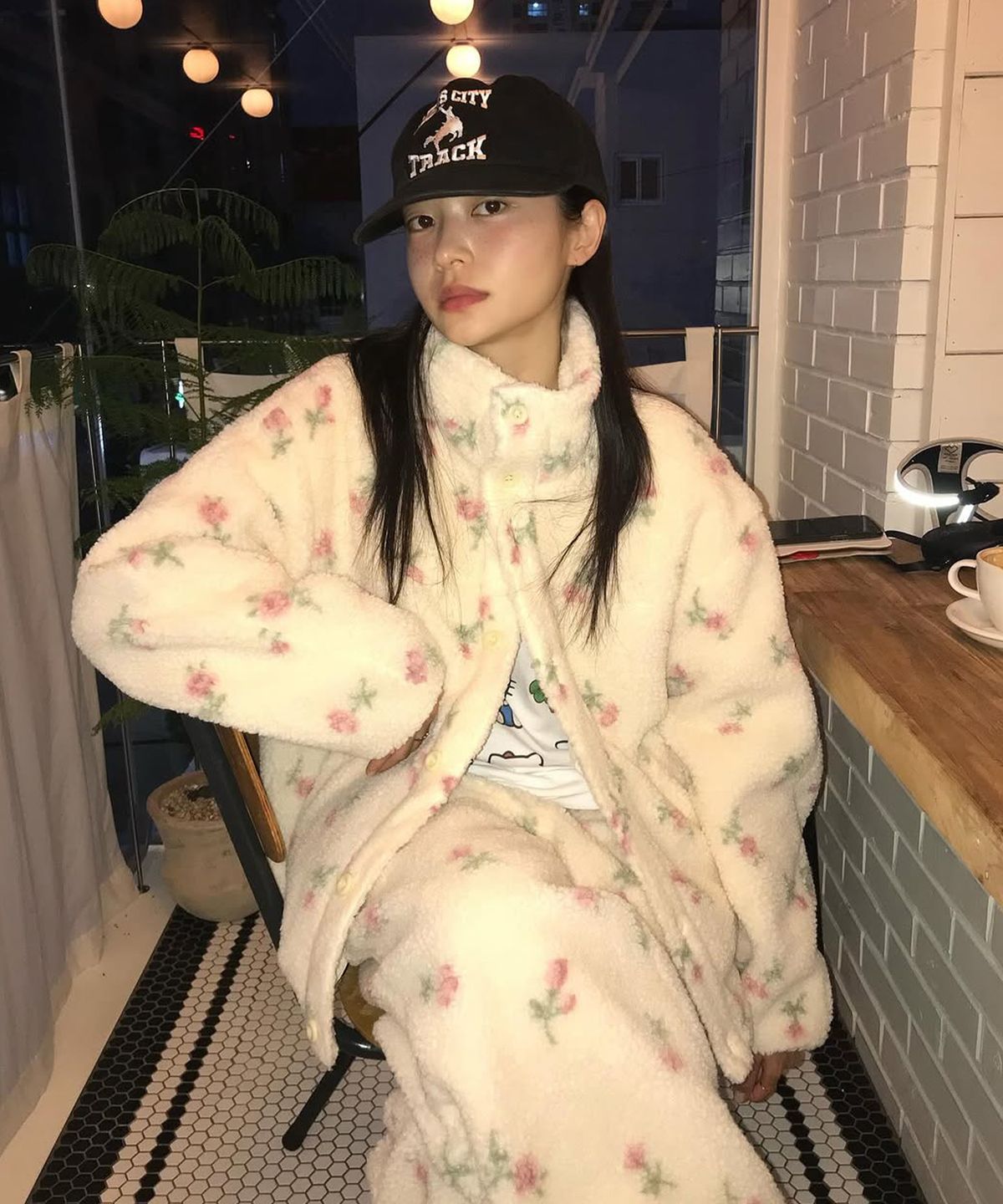 튜드먼트(TTUDEMENT) FLEECE FLORAL JACKET IVORY