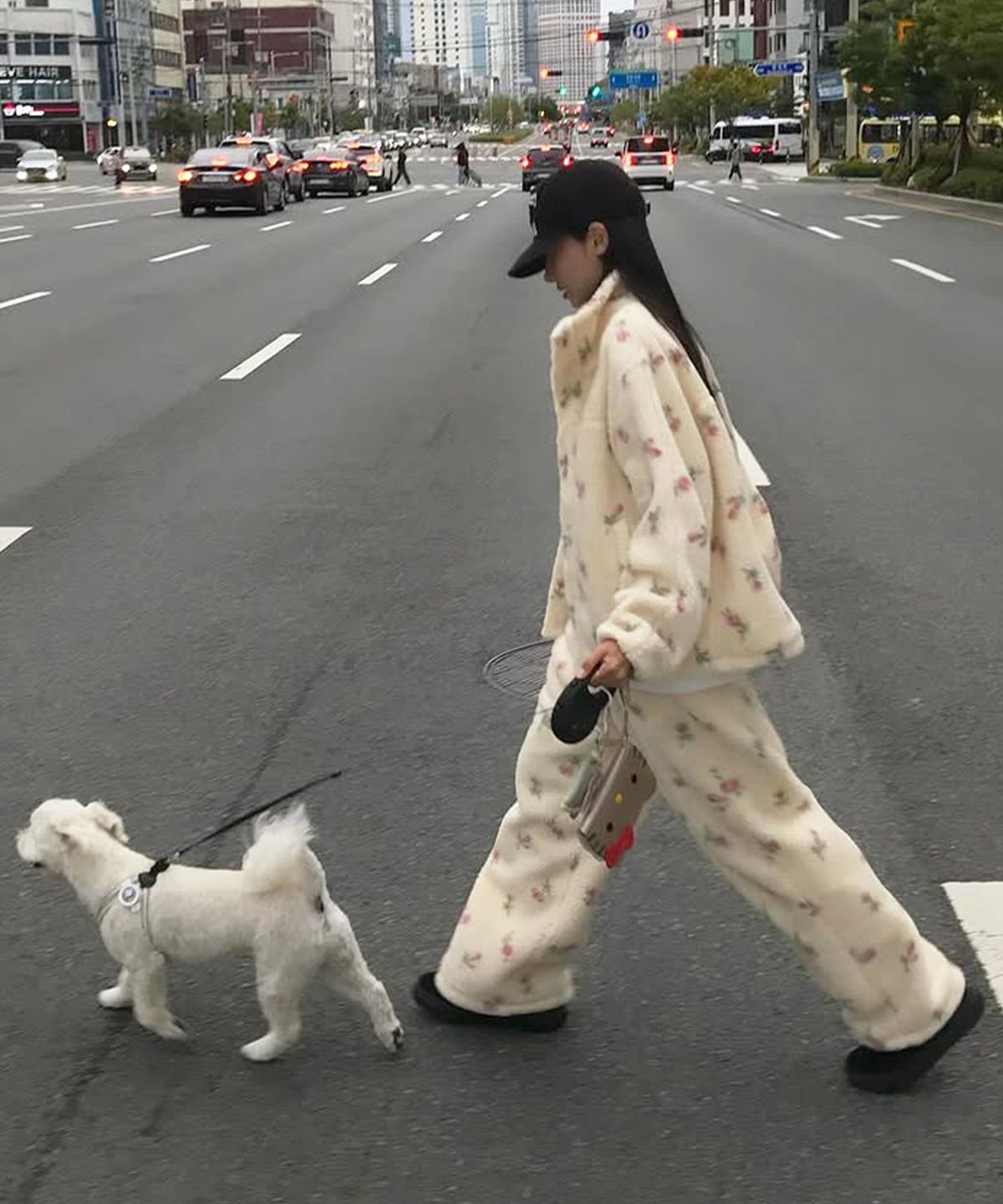 튜드먼트(TTUDEMENT) FLORAL FLEECE PANTS IVORY