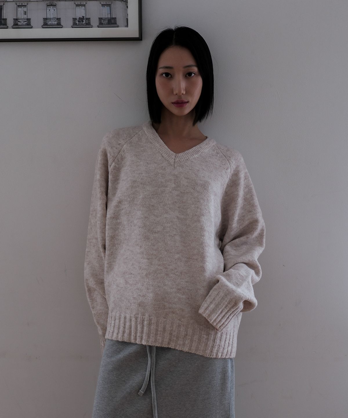 320쇼룸(320SHOWROOM) Raglan V-Neck Loose Fit Knit Pullover Oatmeal