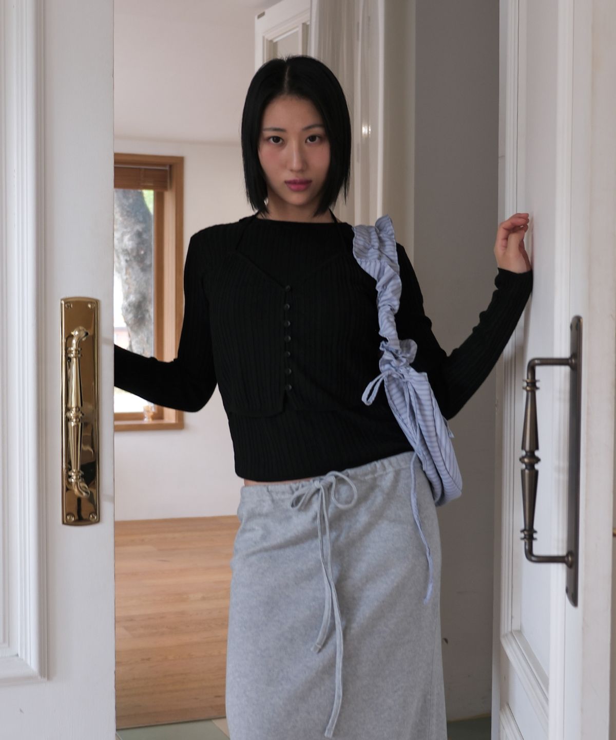 320쇼룸(320SHOWROOM) Regular Fit Layered Halter Knit Black