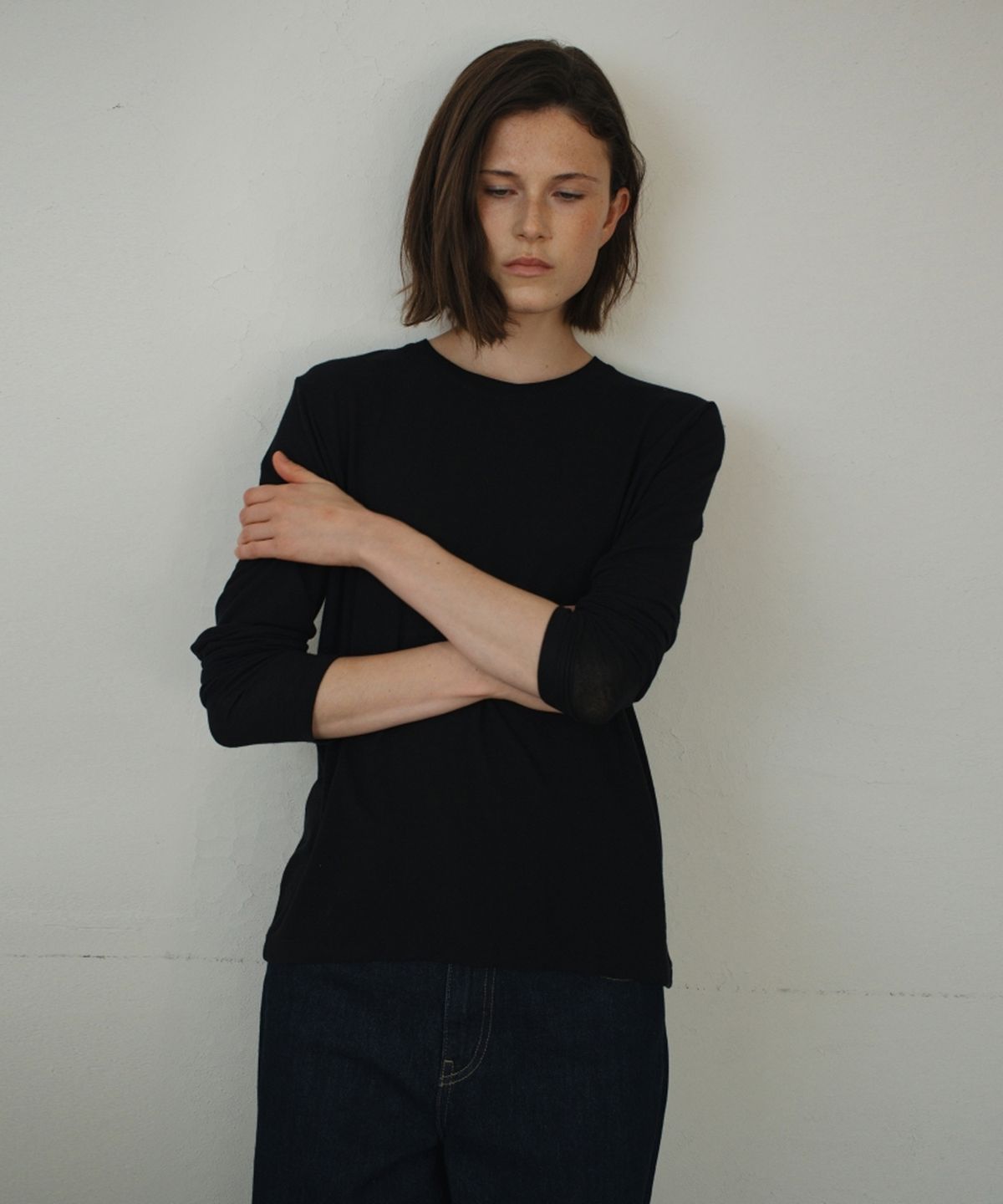어나우트(UNNOUT) RELAXED WOOL T-SHIRT BLACK