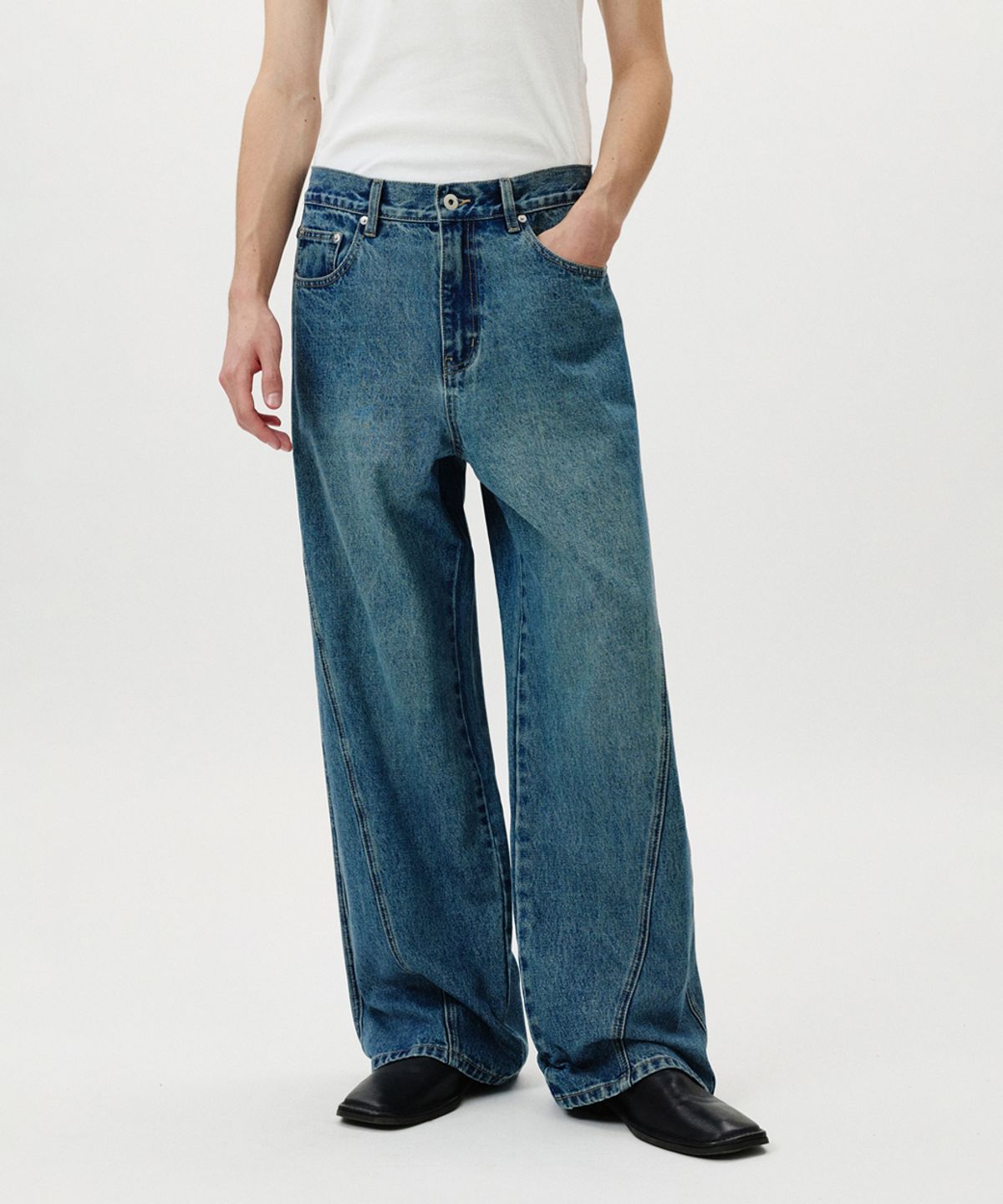 노페이머스(NOFAMOUS) Curved Wide Washing Jeans (Blue)
