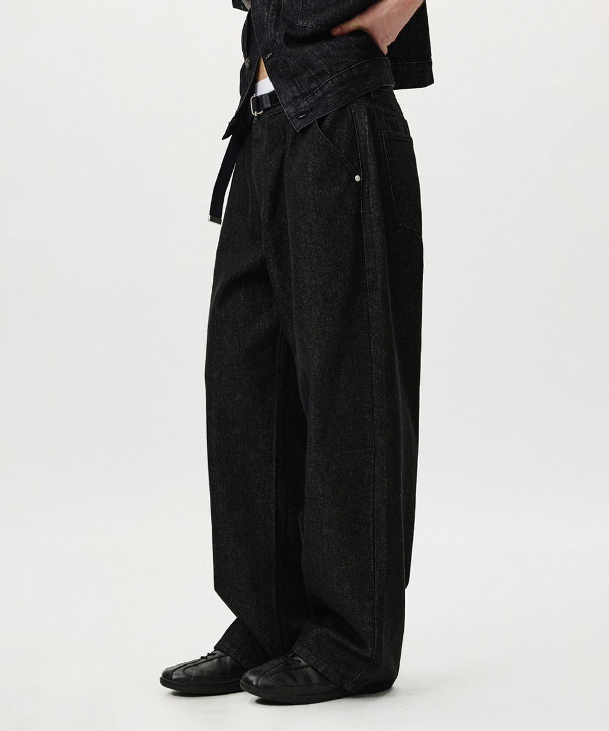 노페이머스(NOFAMOUS) Non-Fade Wide Balloon Jeans (Black)