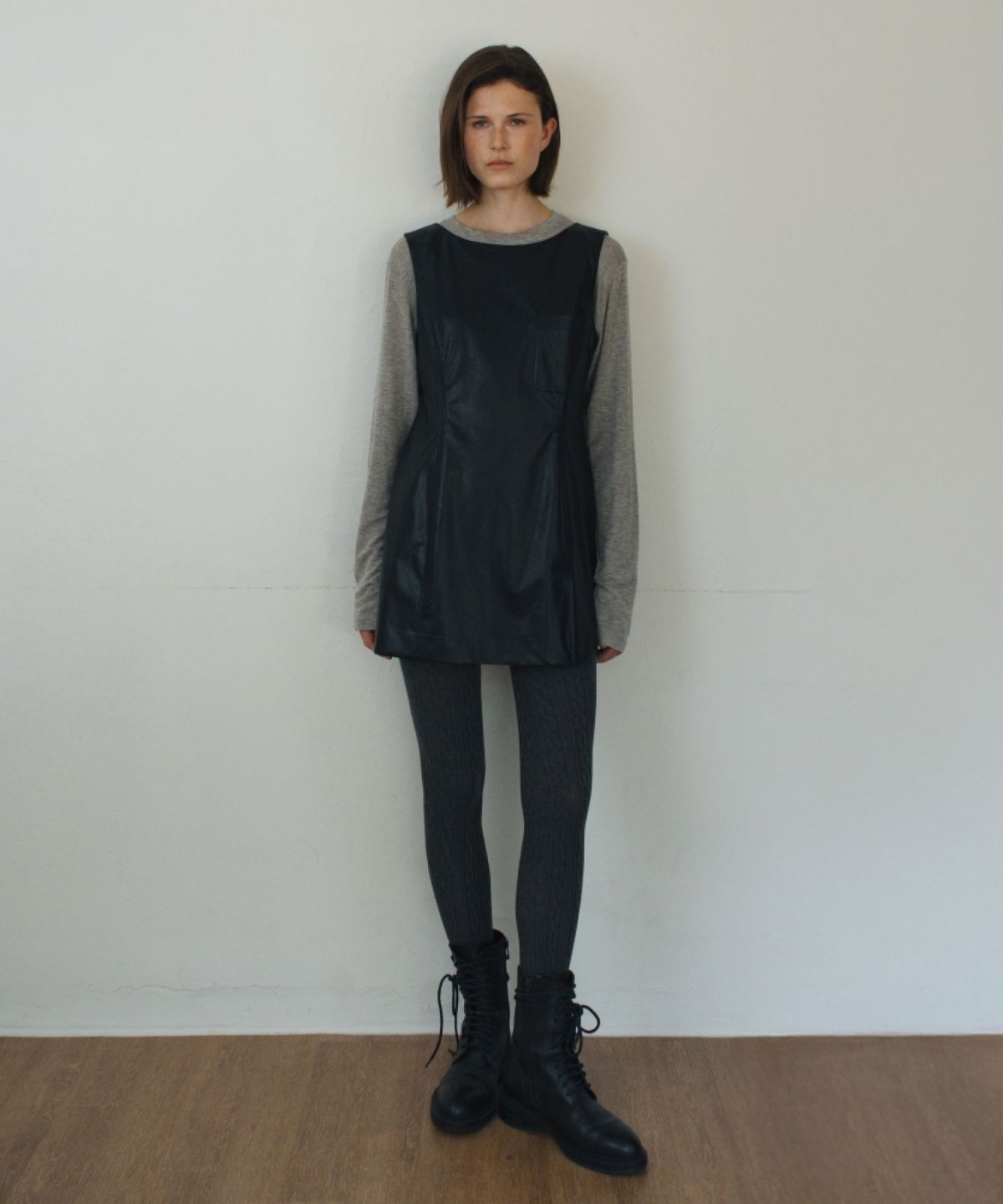 어나우트(UNNOUT) VEGAN LEATHER BABY DOLL DRESS BLACK