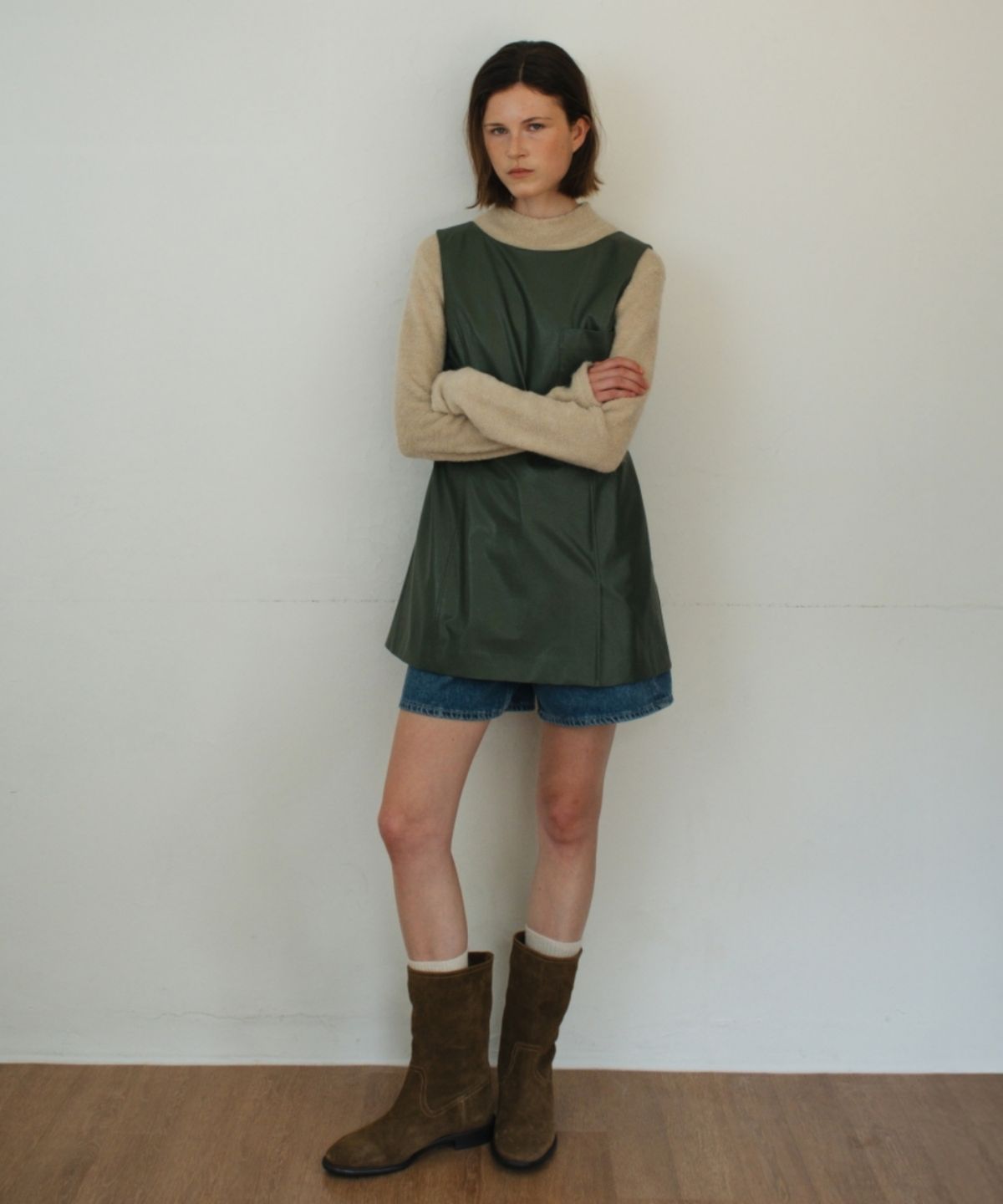 어나우트(UNNOUT) VEGAN LEATHER BABY DOLL DRESS GREEN