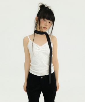 FLOWER EMBOSSED SLEEVELESS IVORY