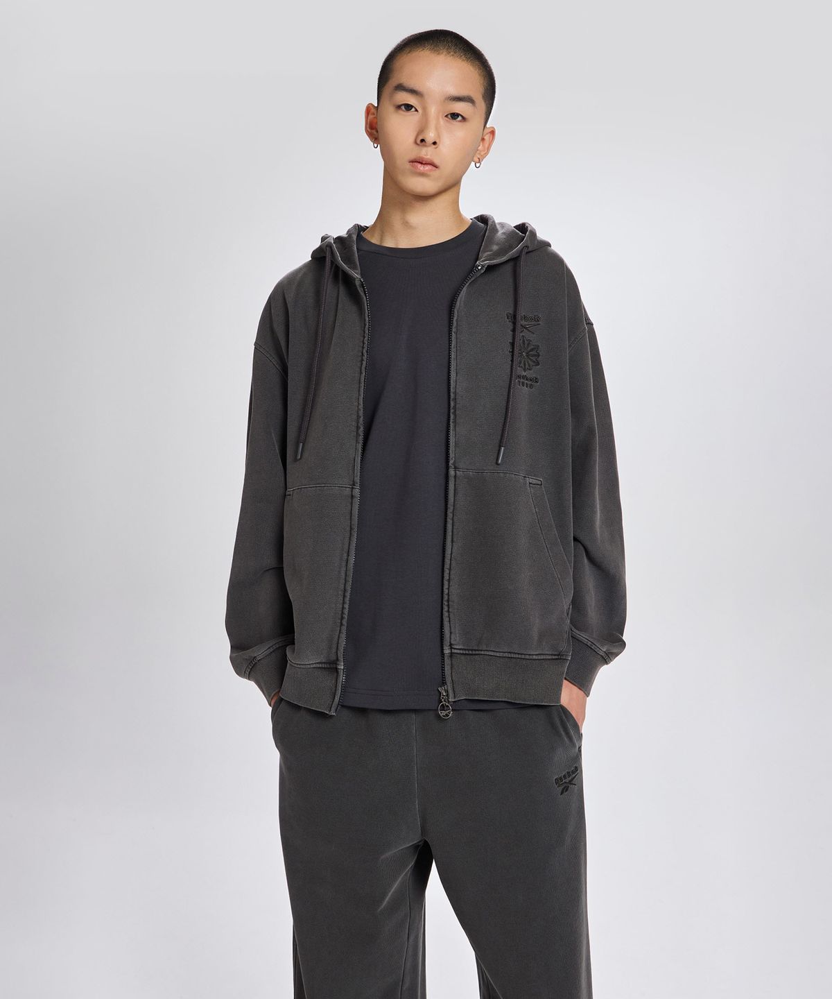 리복(REEBOK) 가먼트다잉 릴렉스 핏 풀집업 - 블랙