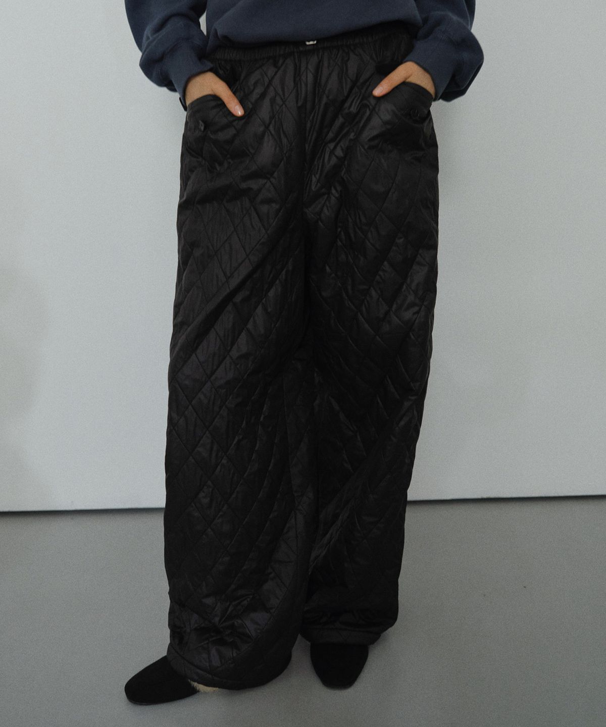 엔오르(EN OR) [CORE] QUILTED BANDING PANTS - BLACK