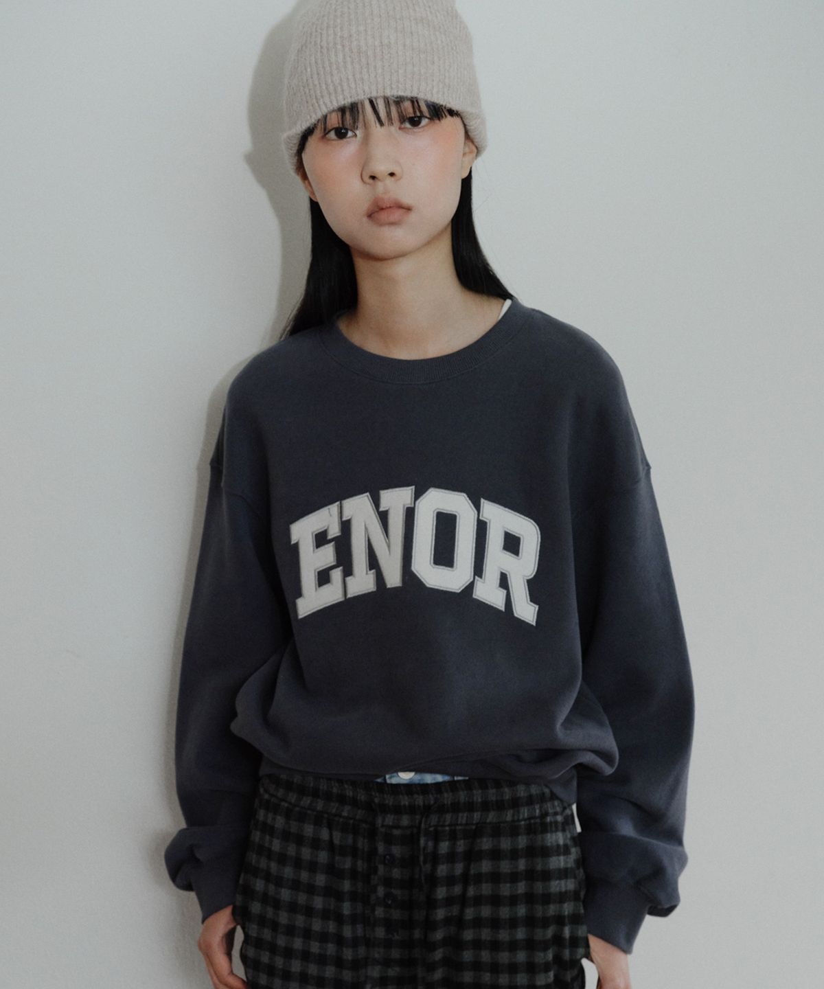 엔오르(EN OR) [CORE] ENOR CORE SWEATSHIRT - NAVY